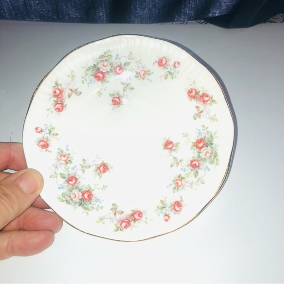 Royal Minster Bone China Teacup and Saucer- like new- no chips no cracks, - Picture 2 of 8